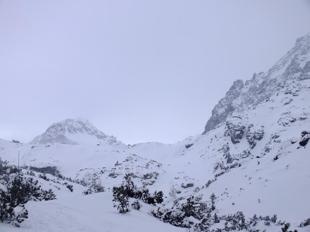 Štrbský štít (2381 m) v závere Mlynickej doliny